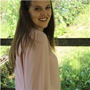 Studente universitaria in lingue offre lezioni di lingua inglese e spagnola. 
Anche lezioni base di francese, matematica e italiano